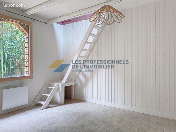 https://img.leboncoin.fr/api/v1/lbcpb1/images/db/10/a2/db10a2e16522118e4bdbf2c9b1ab01b975f4512a.jpg?rule=ad-image