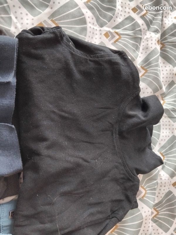 Vends lot 4 short, 3 polo et tee-shirt shirt taille 6 ans (image 2)
