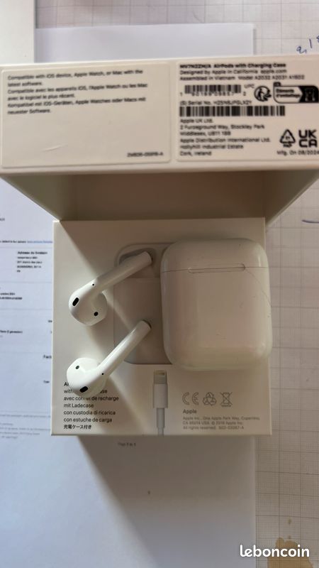 Apple AirPods avec boîtier de Charge Filaire (2ᵉ génération) (image 2)