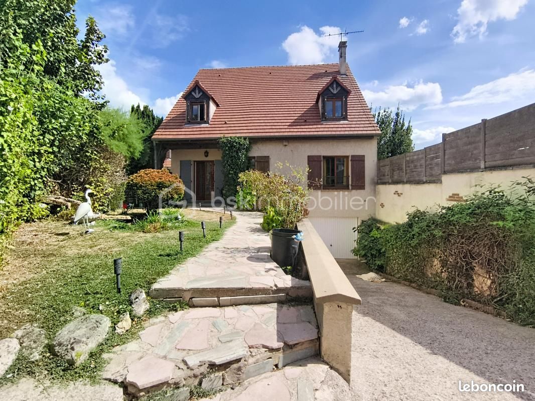 Maison 7 pièces 180 m² · à Le Thillay · 180 m² · 474 000 €