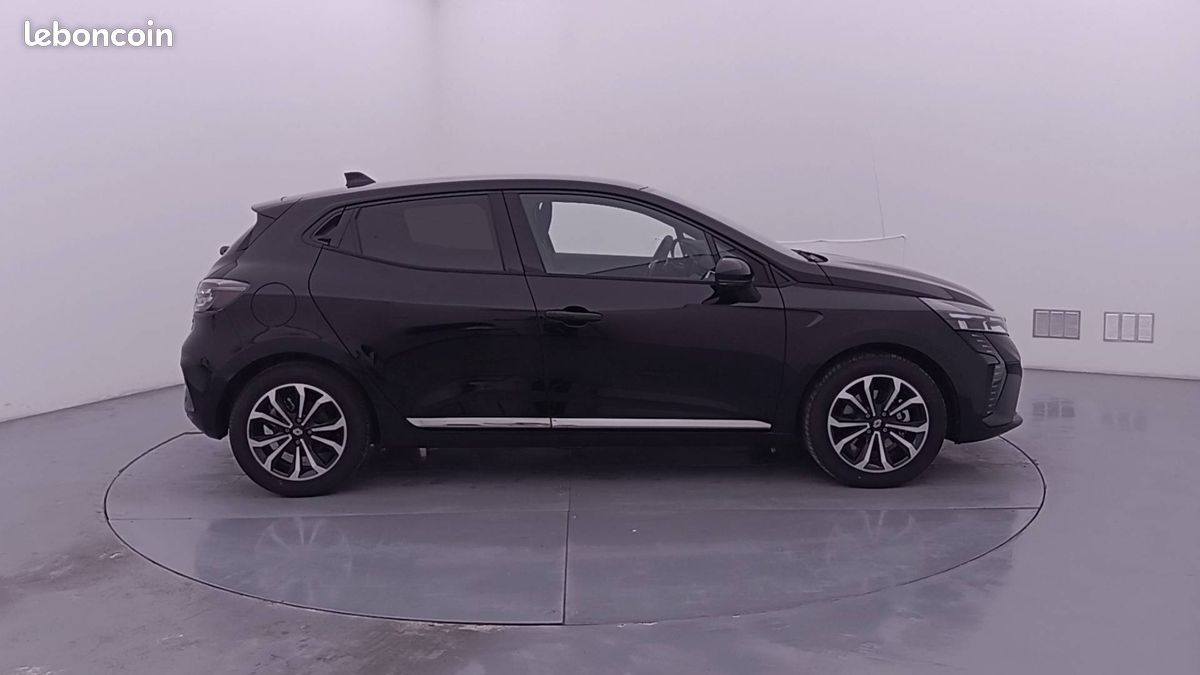 Renault clio e tech full hybrid 145 ch gsr2 techno (image 5)