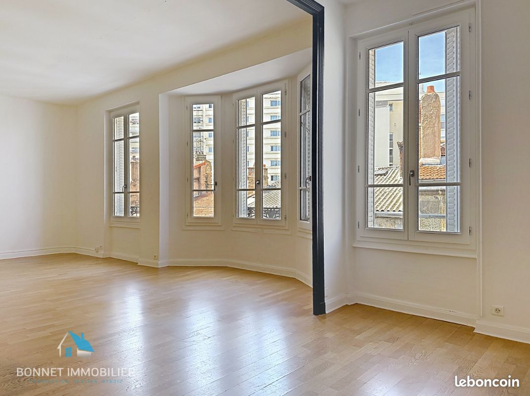 Appartement 6 pièces 175 m² · à Clermont-Ferrand · 175 m² · 1 520 €/mois