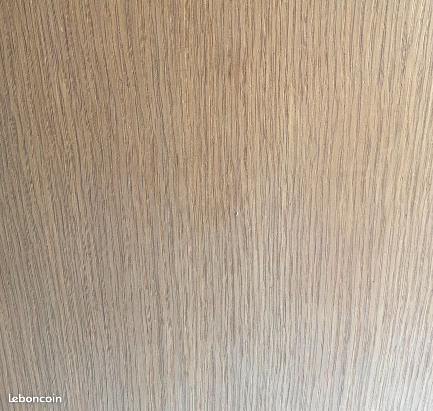 Table carrée en bois, design Italien (image 3)