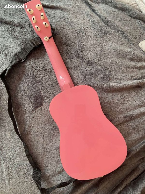 Petite guitare rose (image 3)