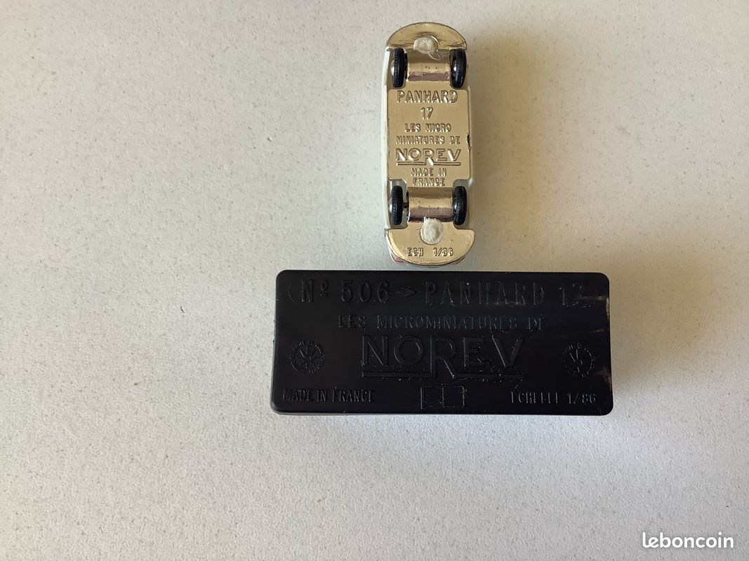 LES MINIATURES DE Norev - Panhard 17 grise - 1/43 - Norev N°76 - Made