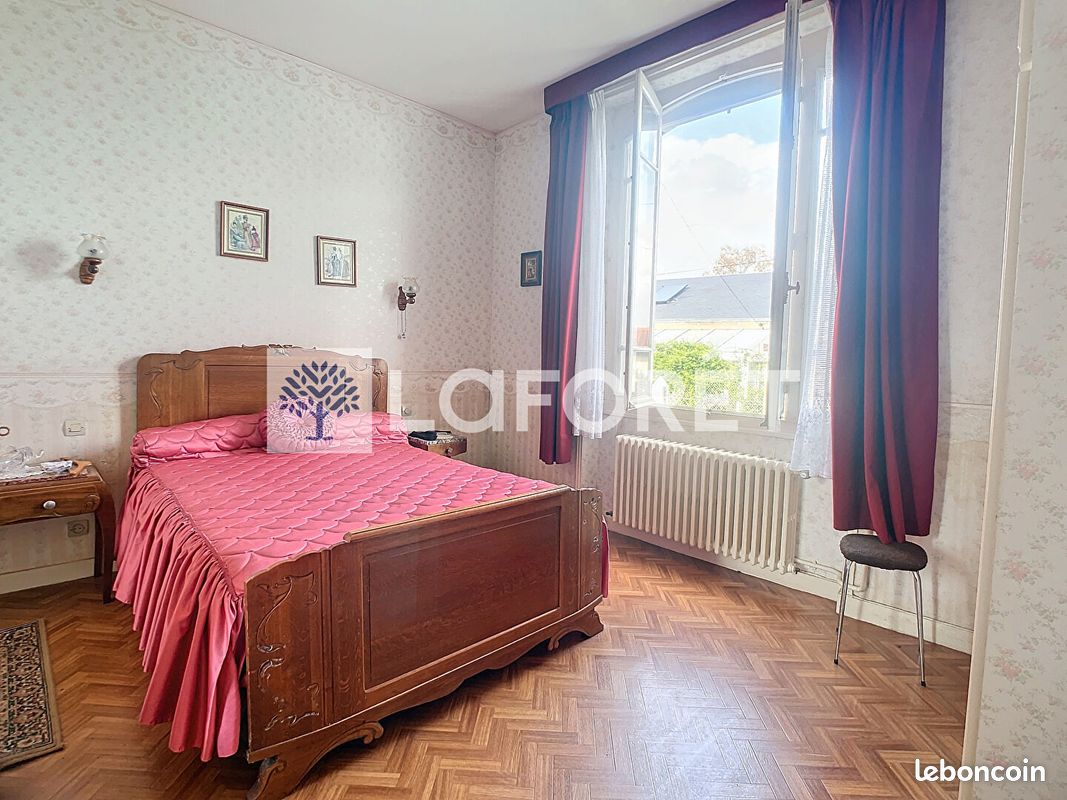 Maison 7 pièces 144 m² - Thouars 79100 (image principale 5)