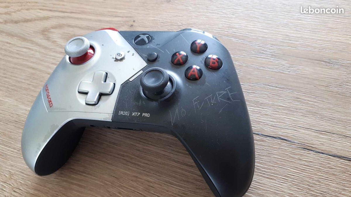 Xbox One X (image 6)