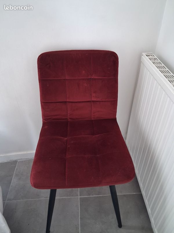 Chaise en velours (image 1)