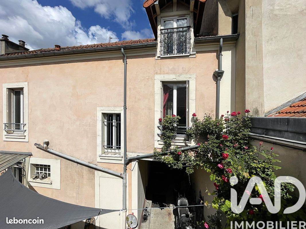 Maison 9 pièces 232 m² · à Fontenay-sous-Bois · 232 m² · 1 095 000 €