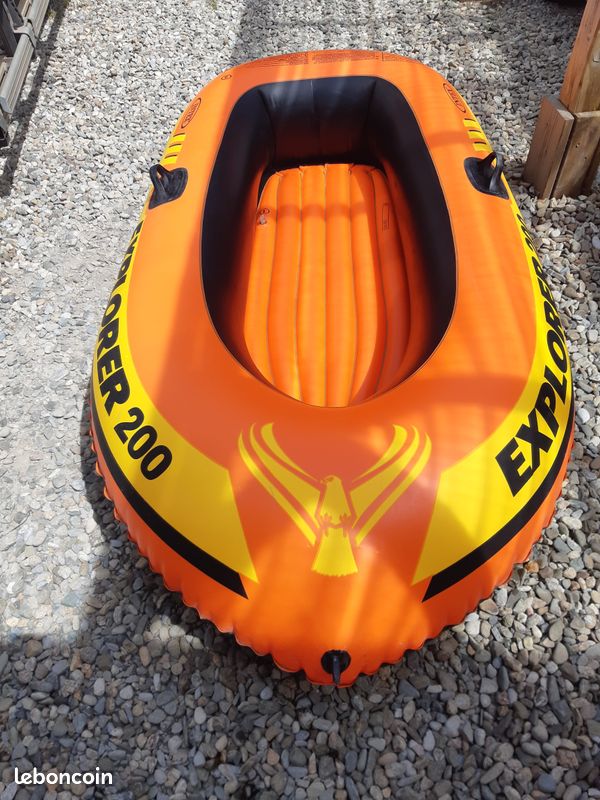 Bateau gonflable (image 1)