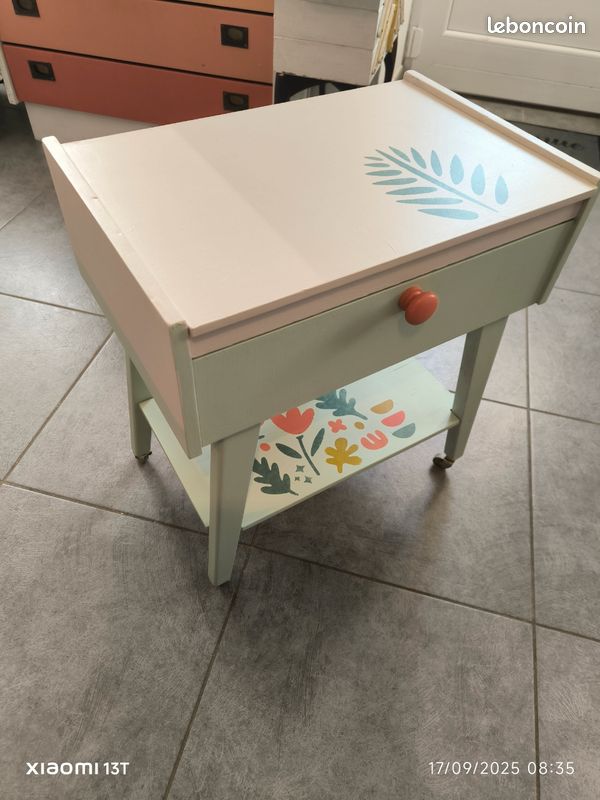 Table de chevet (image 1)