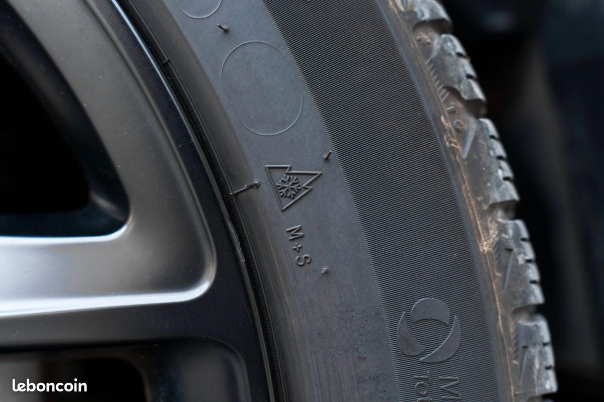 Dodge RAM 1500 Laramie 5.7 V8 HEMI eTorque 401 ch 4x4 – Toit pano – 360° – GPL (image 26)