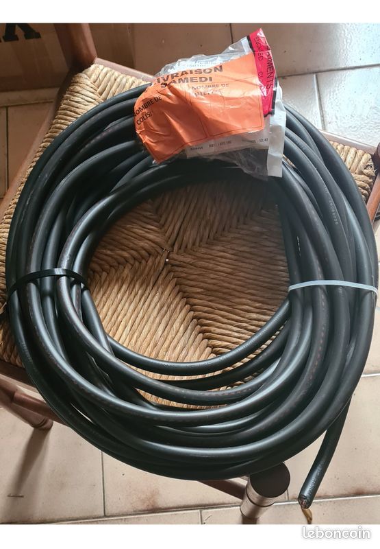 Vends câble électrique "3 G 10 mm² u1000r2v" L.15 m pour 119 (7,94 le m) (image 1)