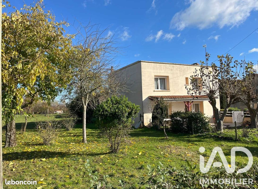 Maison 6 pièces 121 m² · à Adilly · 121 m² · 132 000 €