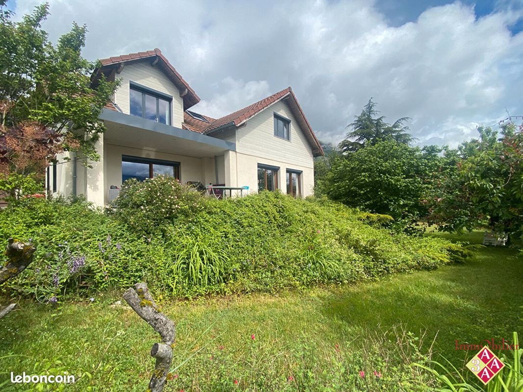 Maison 7 pièces 198 m² · à Bernin · 198 m² · 640 000 €
