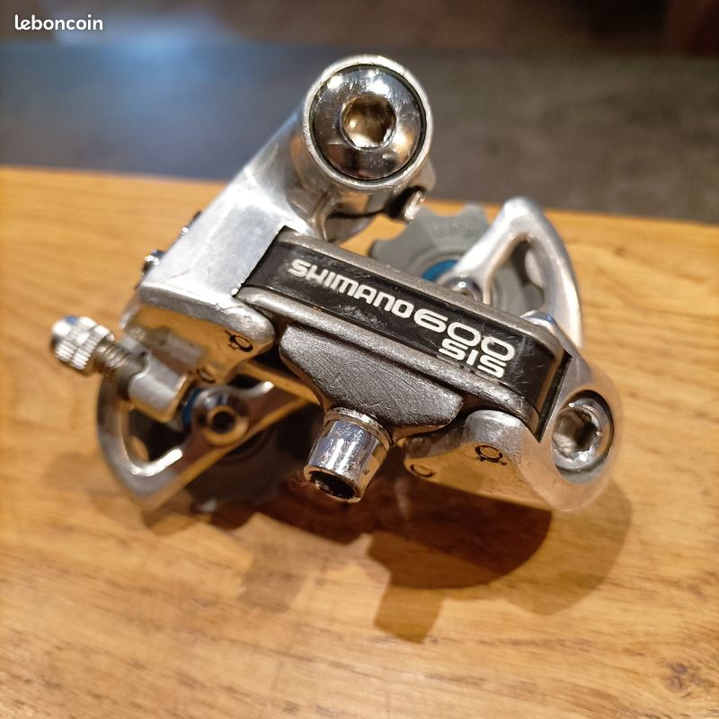 Dérailleur arrière SHIMANO 600 6/7v (Ref 1575