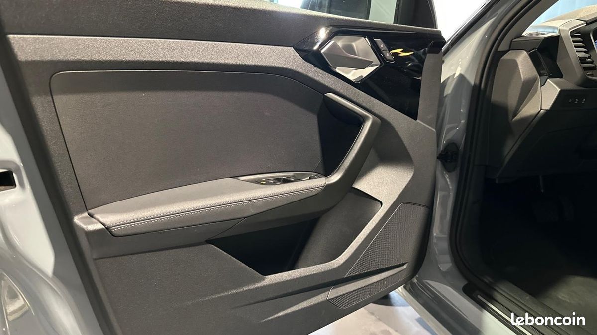 Audi A1 sportback 30 TFSI 110 S tronic 7 Advanced Gris Fleche (image 11)