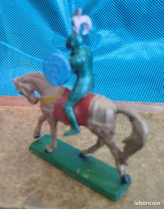 Figurine Cheval Starlux Moyen Âge - Échelle 1:32 - État Correct - Fabrication France