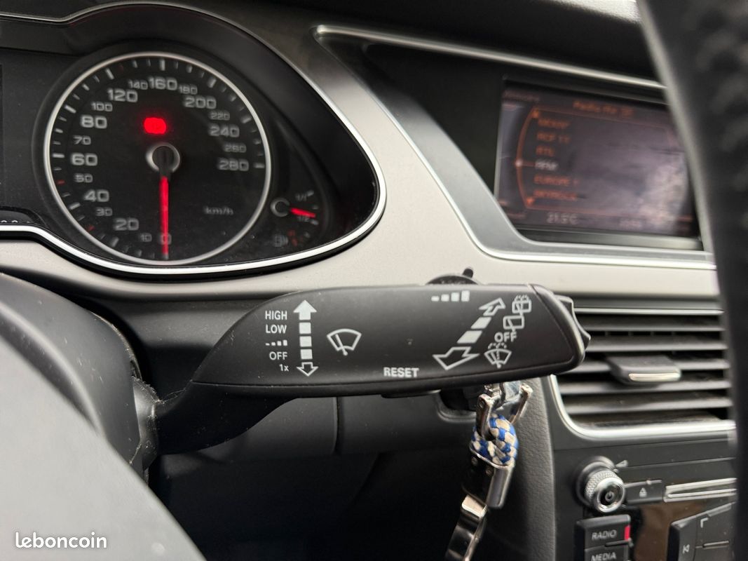 AUDI A4 (2) 2.0 TDI 177 BUSINESS LINE QUATTRO 177Ch Garantie 12 mois (image 20)