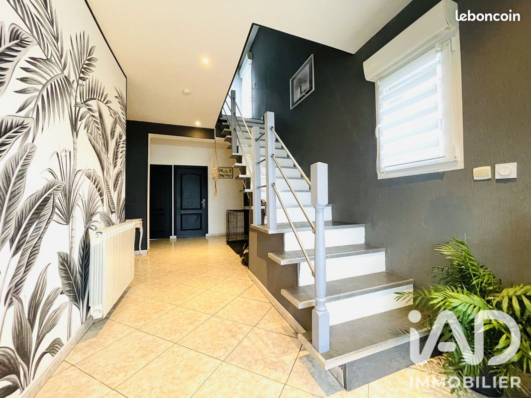 Maison 6 pièces 192 m² · à Longuenesse · 192 m² · 338 000 €