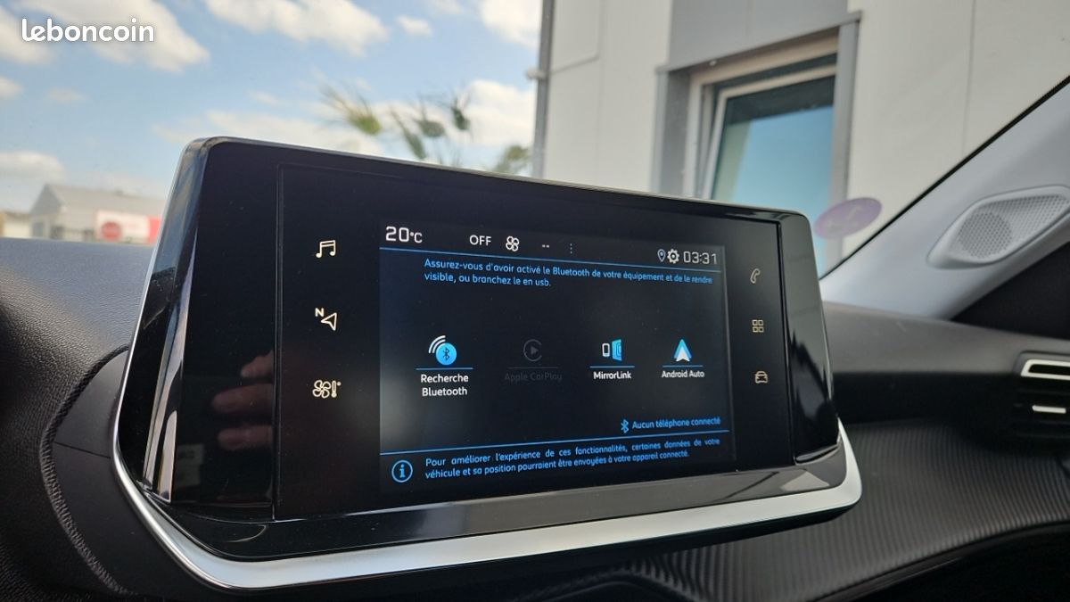Peugeot 2008 PURETECH 130 SS EAT8 STYLE (image 16)