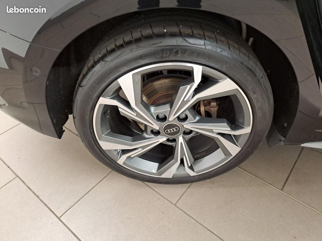 AUDI A3 Sportback 35 TFSI Mild Hybrid 150 S tronic 7 S Line (image 27)