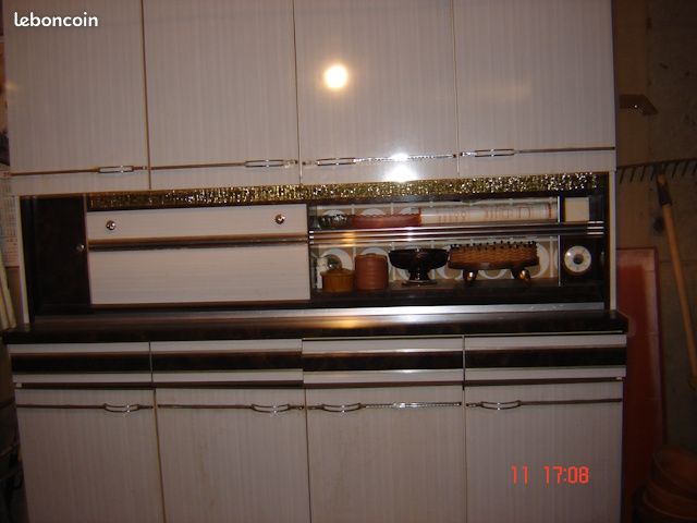 Vends buffet et table de cuisine avec ses 6 chaises (image 1)