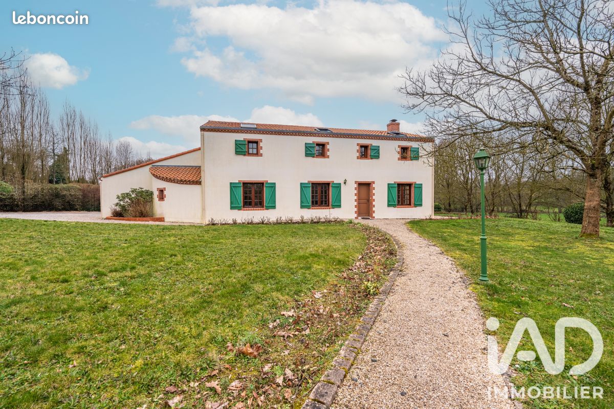 Maison 9 pièces 191 m² · à Montrevault-sur-Èvre · 191 m² · 370 000 €