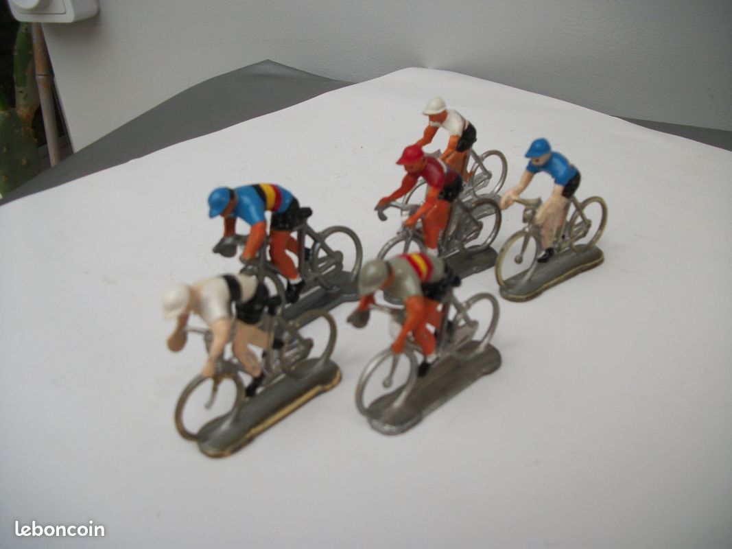 Petits coureurs cyclistes miniatures en plastique dur (x6), petit vélo Petits coureurs cyclistes miniatures en plastique dur (x6), petit vélo