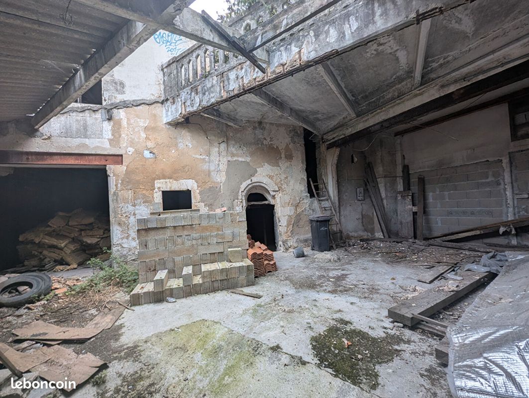 Immeuble 4 pièces 120 m² · à Angoulême · 120 m² · 77 000 €