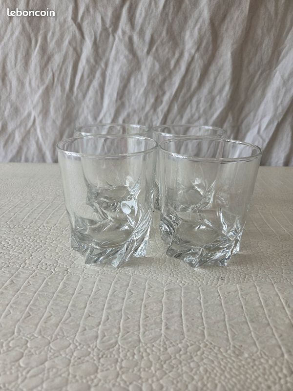 4 Verres - Verre Gobelet Whisky Eau Table Grand Apéro Apéritif (image 1)