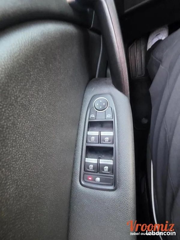 Renault Captur 1.6 E-TECH 145H 90 HYBRID FULL-HYBRID 1.2KWH INTENS BVA (image 30)