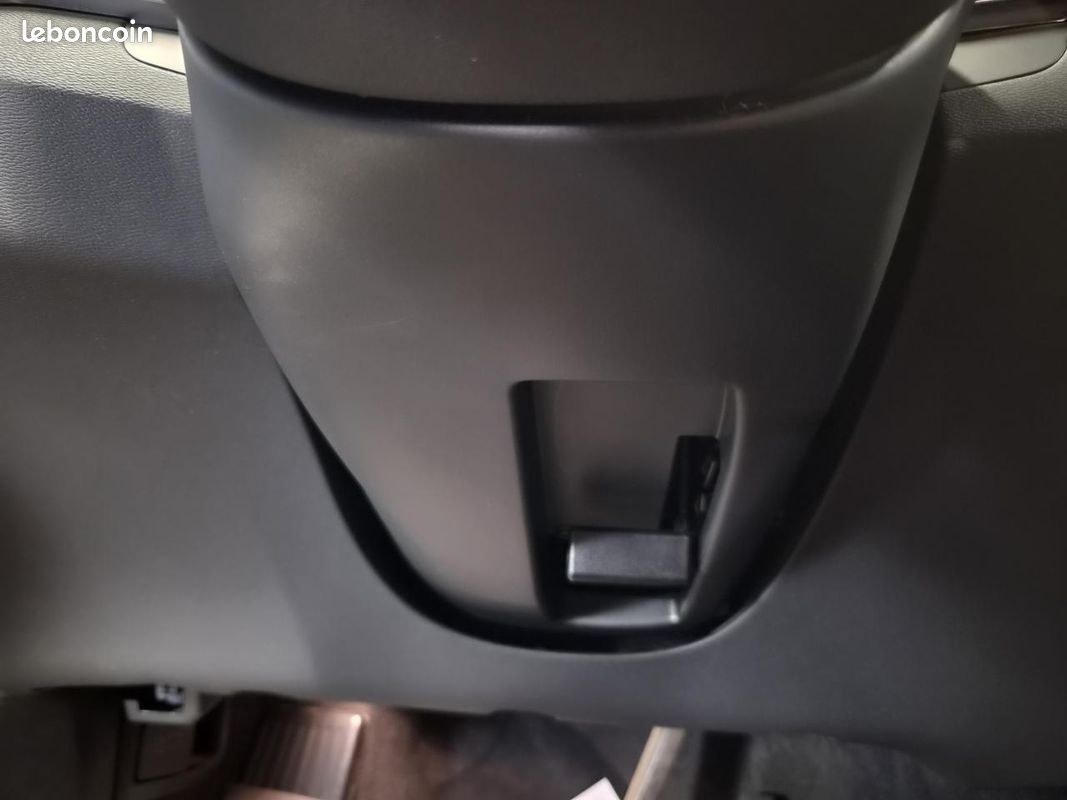 VOLVO V60 2.0 B4 197 Hybrid Style Dark Geartronic BVA (image 23)