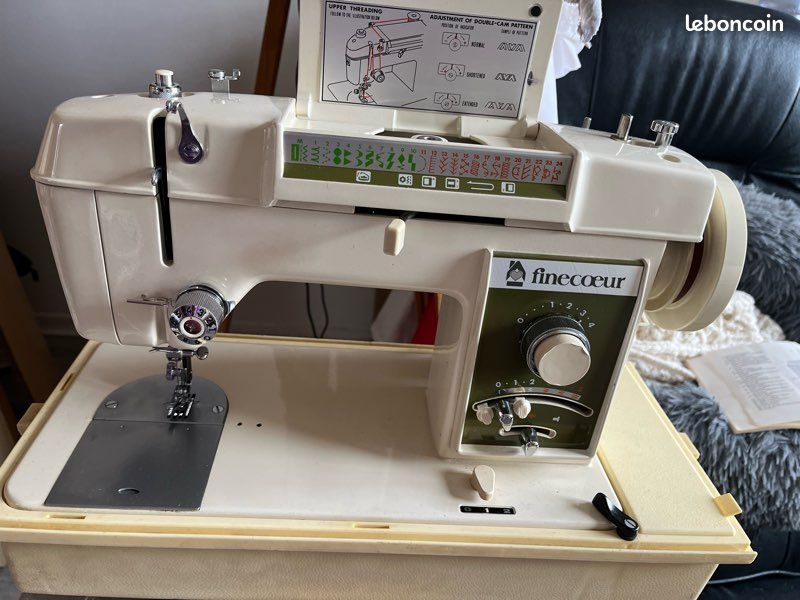 Machine a coudre (image 2)