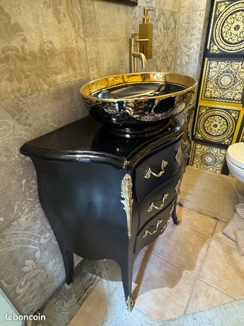 Meuble salle de bain baroque noir et doré - Décoration