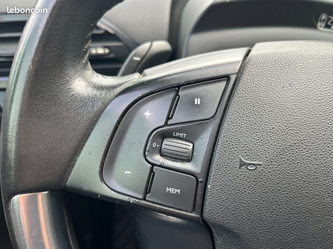 Citroën C4 Picasso II (2) 1.6 BLUEHDI 120 S&S SHINE EAT6 (image 16)