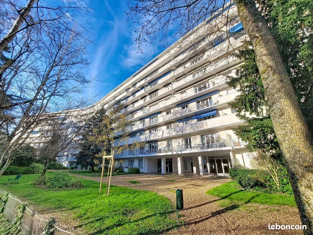 Appartement 4 pièces 98 m² · à Joué-lès-Tours · 98 m² · 172 000 €