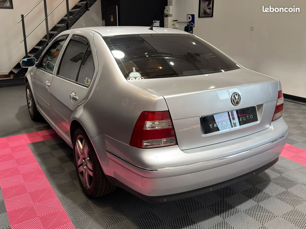 Volkswagen Bora 1.9 TDI Trendline BVM6 / Carplay / Suivi OK (image 6)