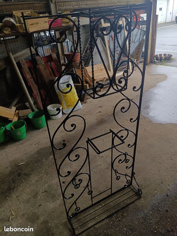 Vestiaire vintage - porte manteau en fer forgé (image 1)