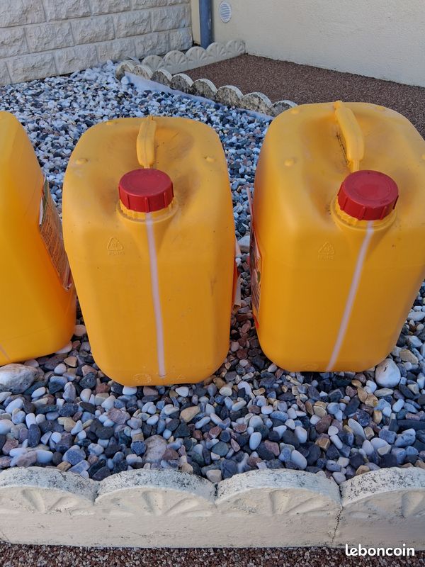 3 bidons de contenance de 20l (image 3)