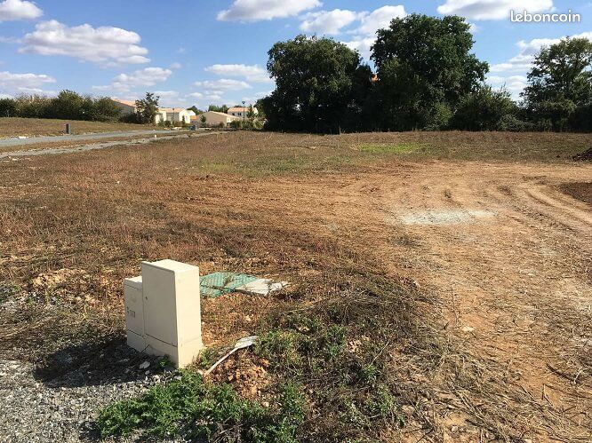 Terrain 552 m² Ayguesvives · 110 000 €