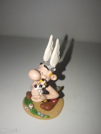 Figurine Pixi Astérix: Obélix lançant le mini Menhir à Idéfix, collect – La Marque Zone