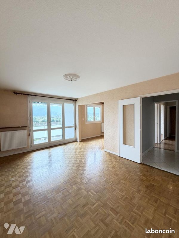 Appartement 2 pièces 69 m² · à Seyssins · 69 m² · 180 000 €