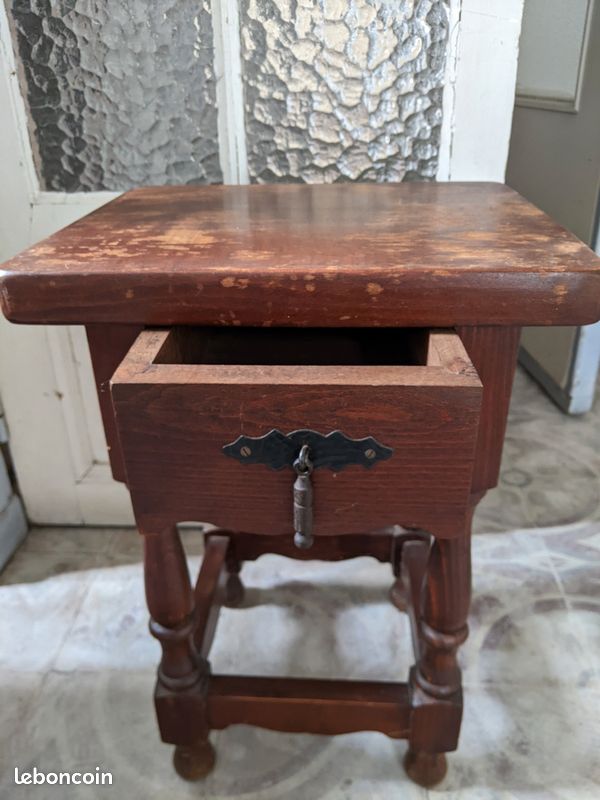 Table de Chevet / Bout de canapé (image 1)
