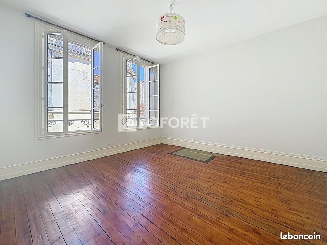 Maison 5 pièces 109 m² · à Cognac · 109 m² · 670 €