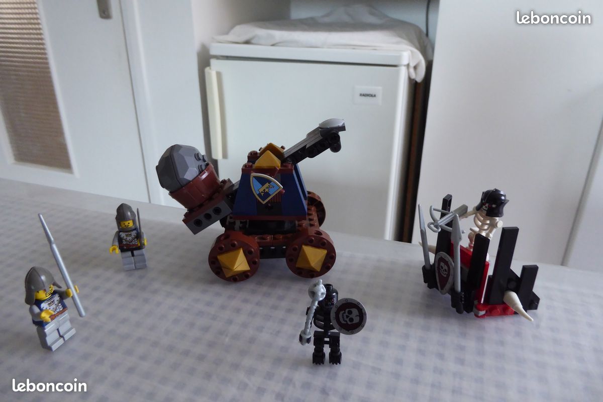 Légo féodal 7091 Knight's Catapult Defense (image 1)