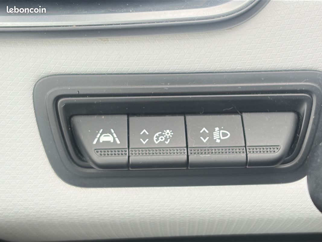 RENAULT CLIO 1.6 E-TECH 140 INTENS Caméra de recul Clim Auto Radar de Recul Garantie 12 mois (image 17)