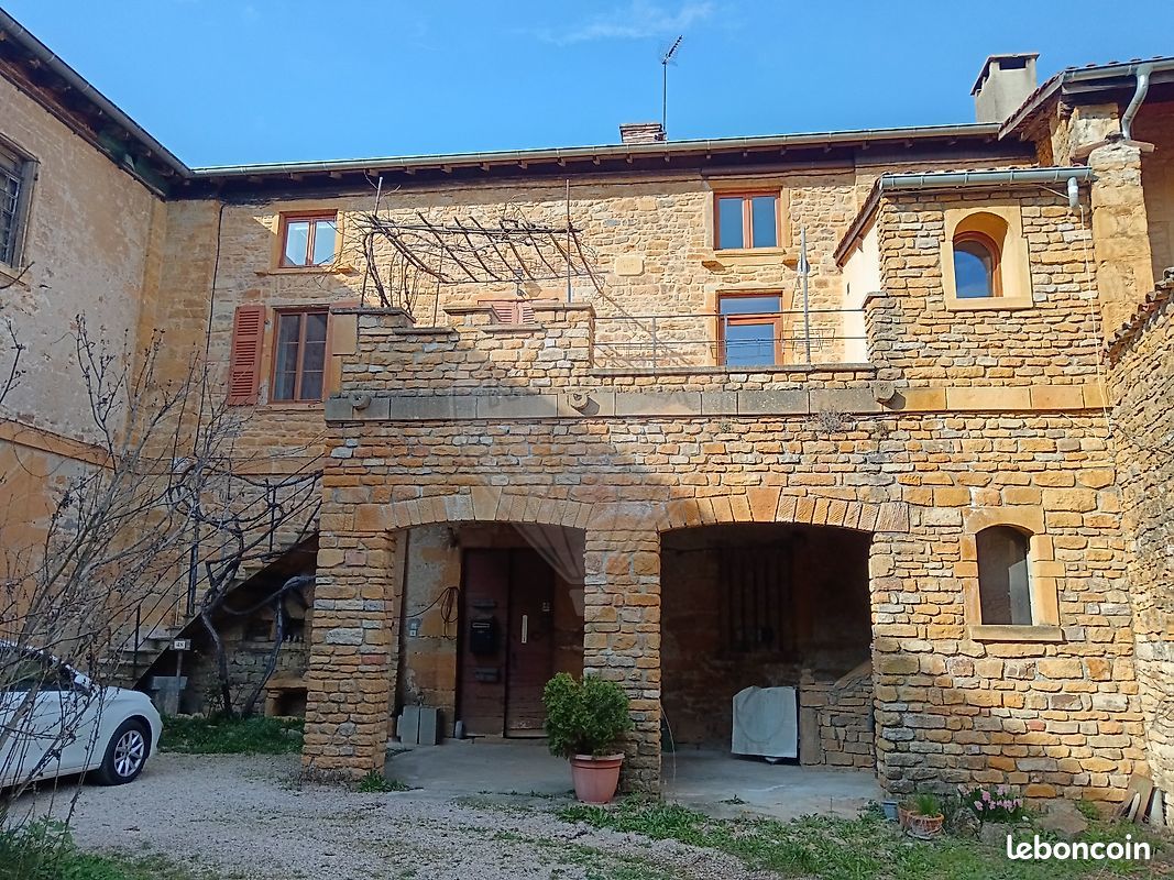 Maison 6 pièces 131 m² · à Theizé · 131 m² · 335 000 €