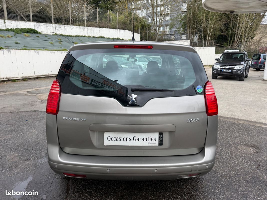 Peugeot 5008 1.6 HDI 110CH Premium Première Main (image 6)