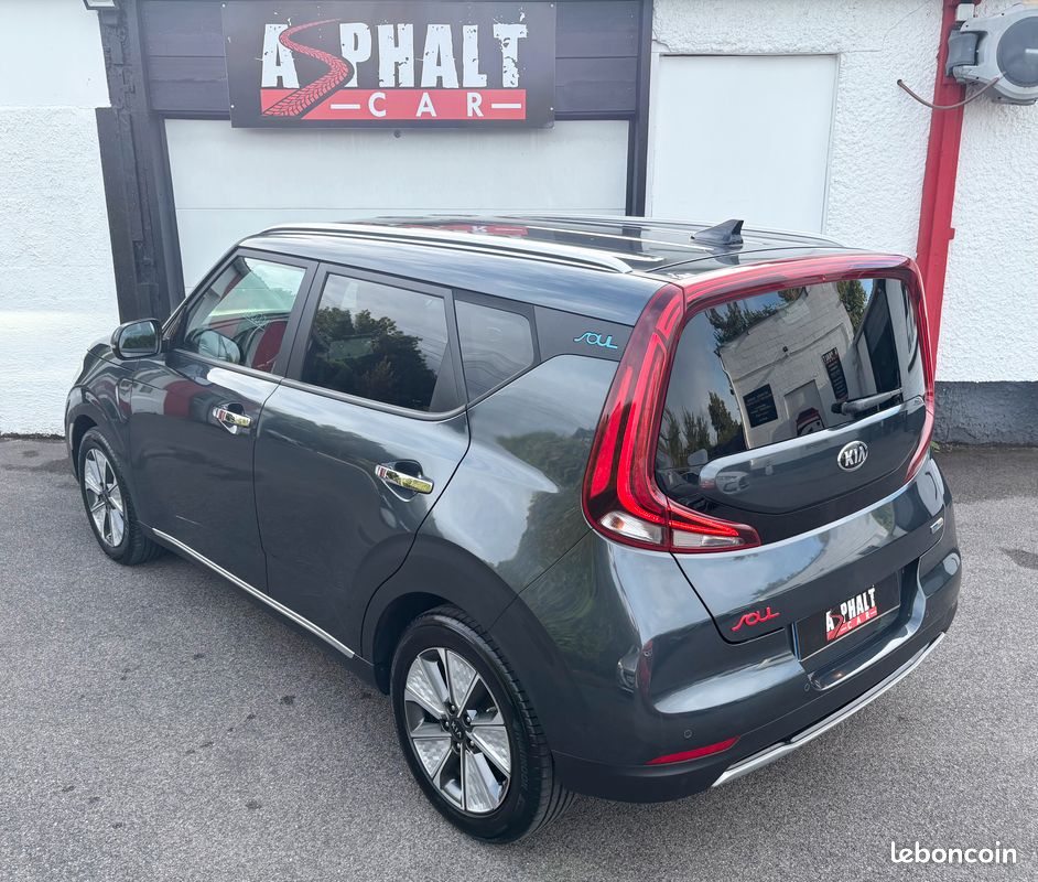 Kia E-Soul 64 KWH 204 cv design 56 700 kms (image 2)